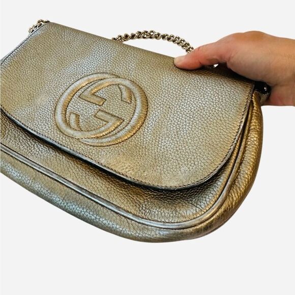 Gucci Gold SoHo Crossbody Bag with Chain Strap and Tassel - Picture 3 of 13